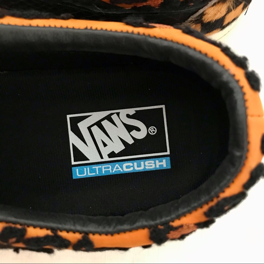 VANS~Unisex / BOLD Classic Sneaker - Picture 14 of 15